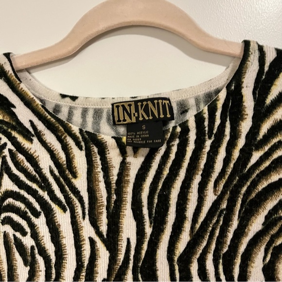 In Knit tiger print top - Picture 3 of 3